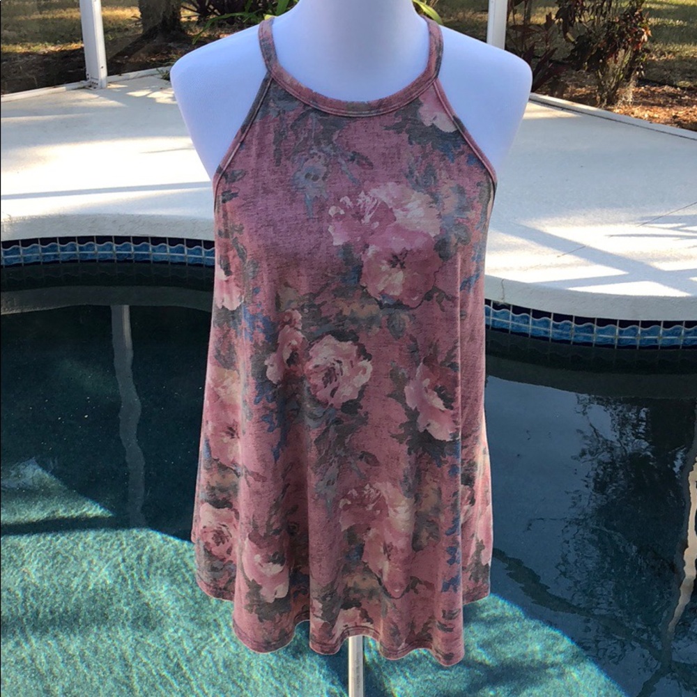 💗LAST ONE MEDIUM 🌹Rose floral print halter top. - Picture 6 of 7